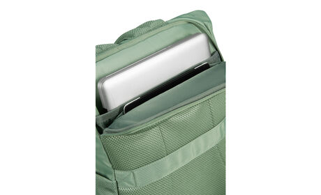 Separate laptop & tablet compartment