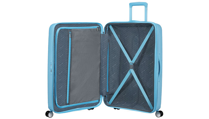 Interior organisation with extra zipped apron pocket 