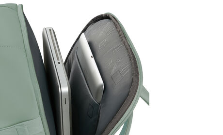 Laptop compartment 15.6"