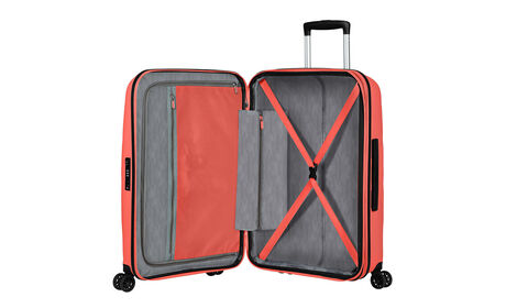 Interior organisation with extra zipped apron pocket