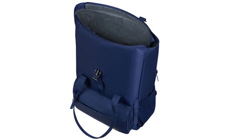 Large main compartment